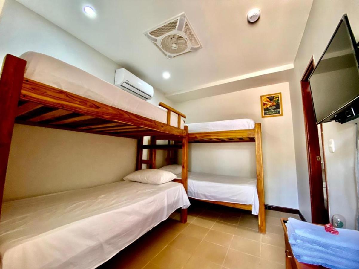 טגאנגה Hostal Aurora, Smith Lodging מראה חיצוני תמונה